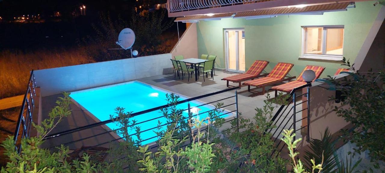 Apartment M&M With Private Pool Kucine Экстерьер фото
