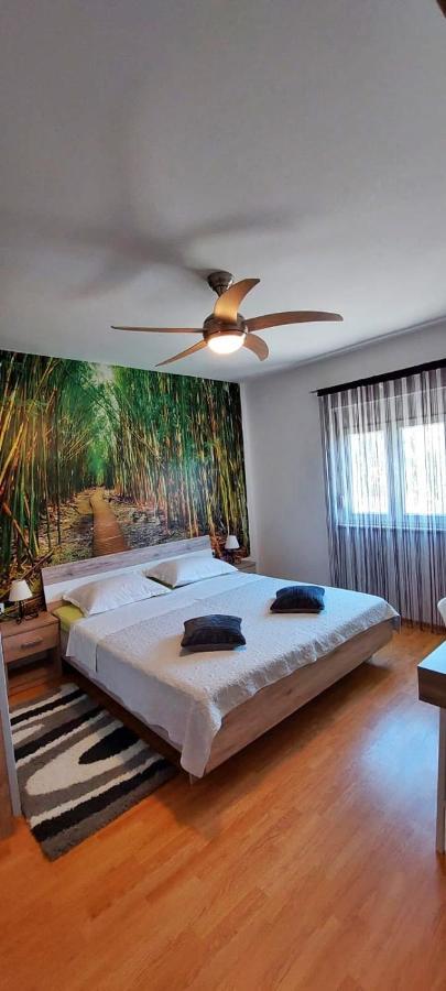 Apartment M&M With Private Pool Kucine Экстерьер фото