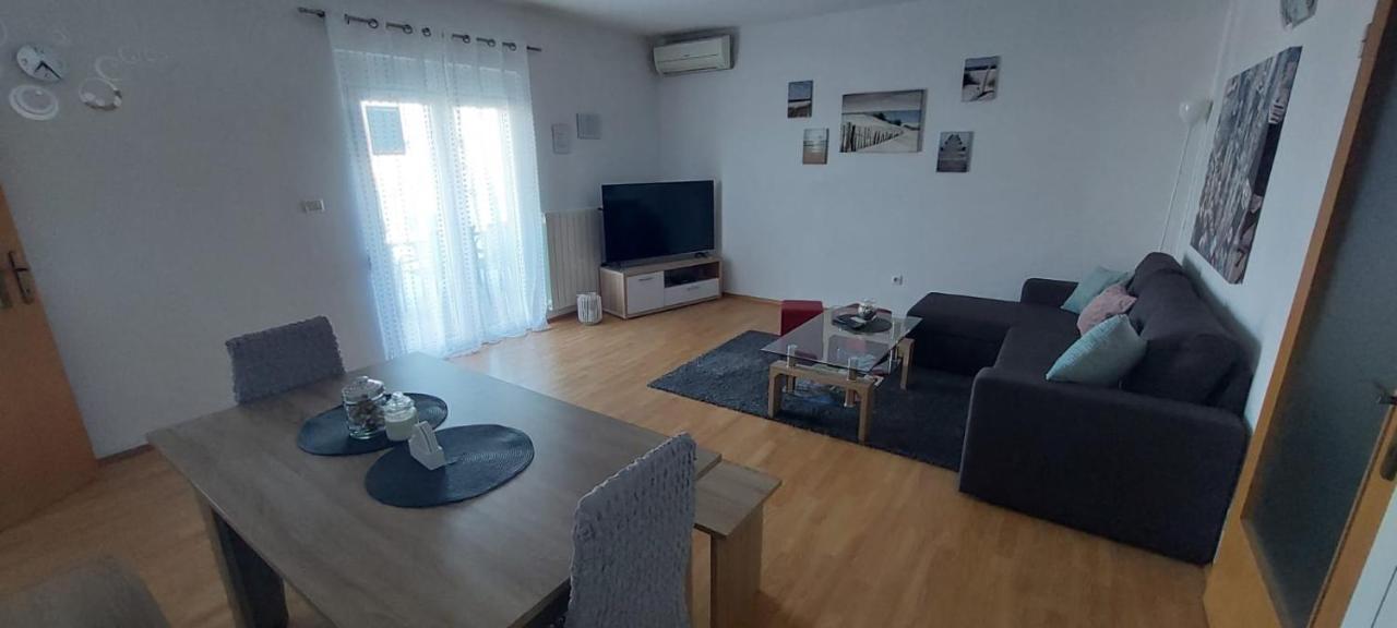 Apartment M&M With Private Pool Kucine Экстерьер фото
