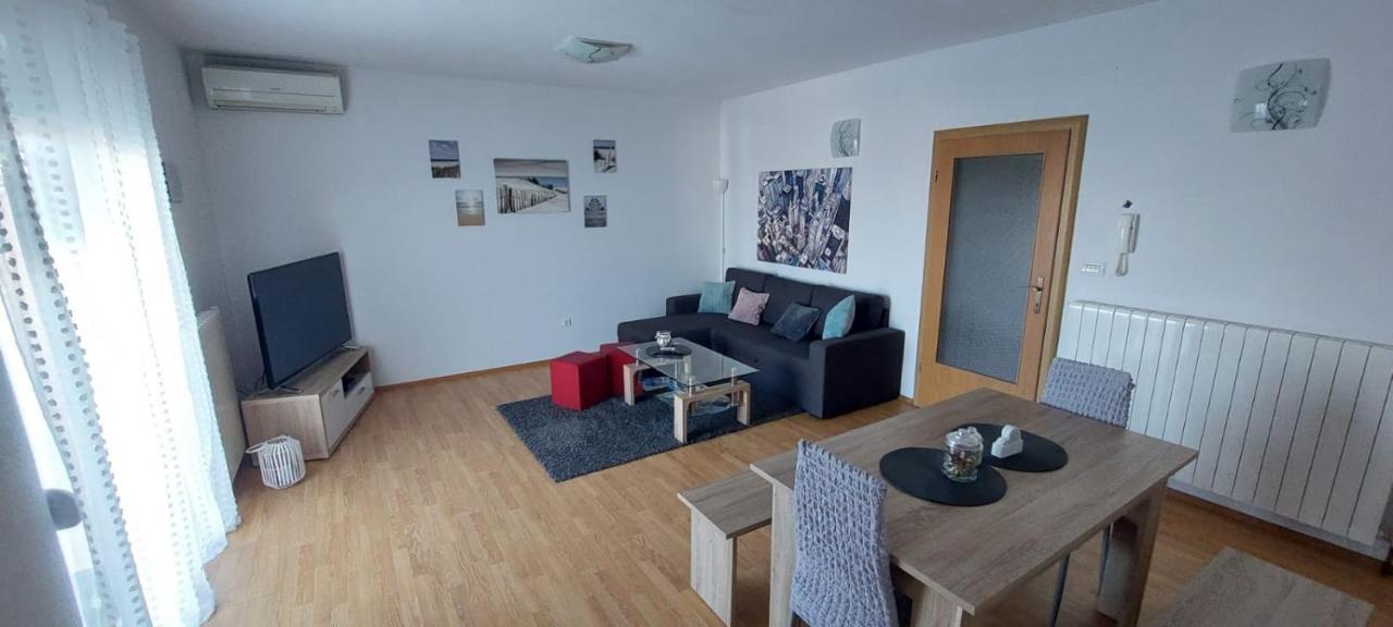 Apartment M&M With Private Pool Kucine Экстерьер фото