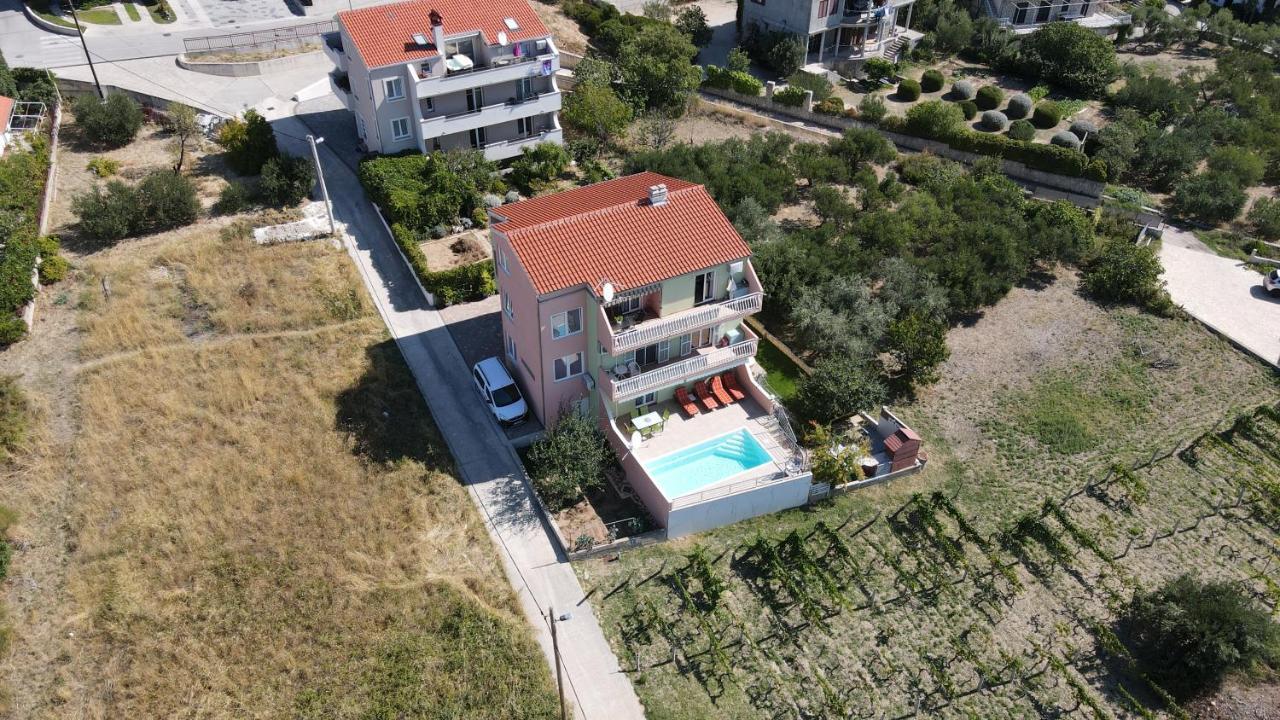 Apartment M&M With Private Pool Kucine Экстерьер фото