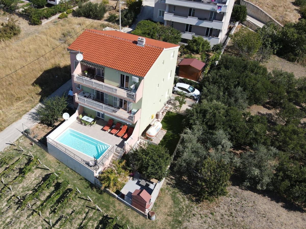 Apartment M&M With Private Pool Kucine Экстерьер фото