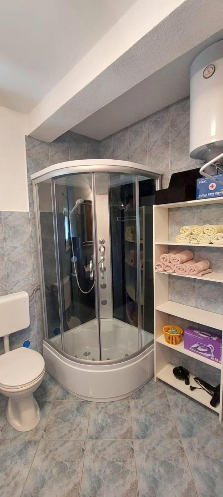 Apartment M&M With Private Pool Kucine Экстерьер фото